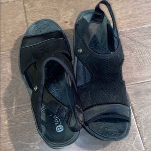 B Zees Sandals